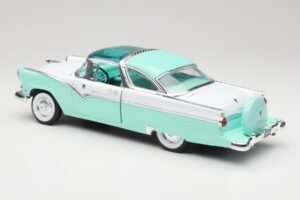 Ford Crown Victoria Seafoam Žalias & Baltas Road Legends 1:18 92138 Metalas - nuotrauka 6 iš 7