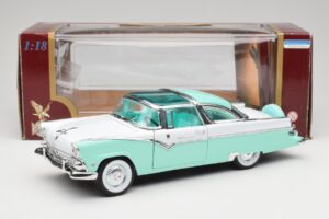 Ford Crown Victoria Seafoam Žalias & Baltas Road Legends 1:18 92138 Metalas - nuotrauka 7 iš 7