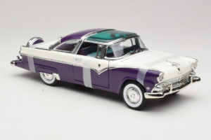 Ford Crown Victoria Baltas Violetinis Road Signature 1:18 92138-P1 Metalas - nuotrauka 4 iš 6