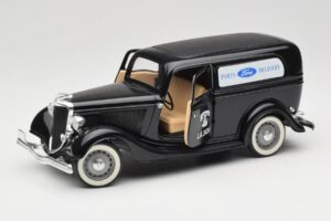 Ford Delivery Truck Ford Parts Juodas Solido 1:18 8417 Metalas - nuotrauka 3 iš 8