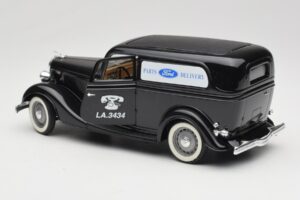 Ford Delivery Truck Ford Parts Juodas Solido 1:18 8417 Metalas - nuotrauka 5 iš 8