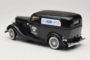 Ford Delivery Truck Ford Parts Juodas Solido 1:18 8417 Metalas - nuotrauka 7 iš 8