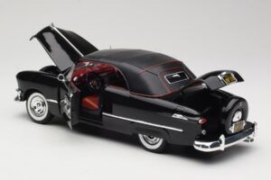 Ford Deluxe Kabrioletas Juodas Maisto 1:18 31681 Metalas - nuotrauka 5 iš 8