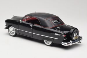 Ford Deluxe Kabrioletas Juodas Maisto 1:18 31681 Metalas - nuotrauka 7 iš 8