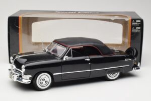 Ford Deluxe Kabrioletas Juodas Maisto 1:18 31681 Metalas - nuotrauka 8 iš 8