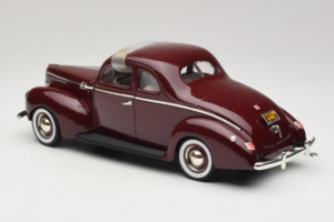 Ford Deluxe Coupe Tamsiai Raudonas ERTL 1:18 7936 Metalas - nuotrauka 6 iš 7