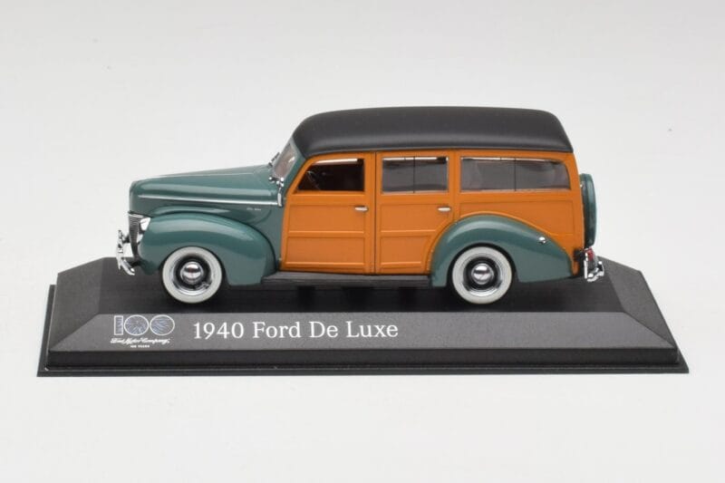 Ford Deluxe Woody Forest Žalias Minichamps 1:43 FORD20002 Metalas