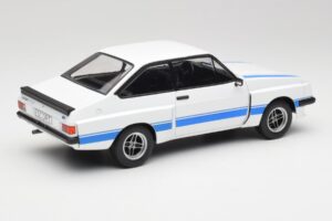 Ford Escort Mk2 RS 2000 X-Pack Diamond Baltas & Mėlynas Stripe MCG 1:18 MCG18350 Metalas - nuotrauka 2 iš 6