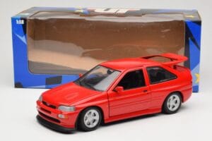 Ford Escort Mk5 RS Cosworth Raudonas UT Models 1:18 180082102 Metalas - nuotrauka 8 iš 8