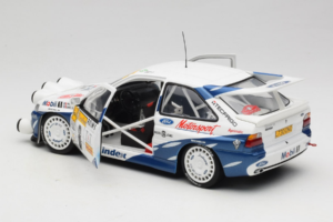 Ford Escort RS Cosworth Mobil 1 #6 F. Delecour / D. Grataloup Rally Monte Carlo Night Version Winner 1994 UT Models 1:18 3945 - nuotrauka 5 iš 8