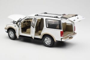 Ford Expedition Eddie Bauer Baltas UT Models 1:18 22712 Metalas - nuotrauka 5 iš 8