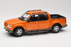 Ford Explorer Sport Trac Oranžinis Maisto 1:18 536891G Metalas