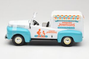 Ford F-1 Howard Johnson's Ice Cream Road Signature 1:18 92229 Metalas - nuotrauka 3 iš 6