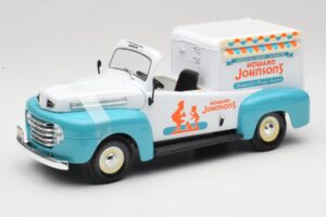 Ford F-1 Howard Johnson's Ice Cream Road Signature 1:18 92229 Metalas