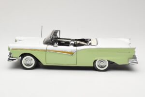 Ford Fairlane Skyliner Žalias & Baltas Sun Star 1:18 FORD003 Metalas - nuotrauka 5 iš 9