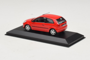 Ford Fiesta Mk5 2-Door Raudonas Minichamps 1:43 FIESTA004 Metalas - nuotrauka 3 iš 4