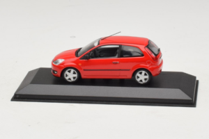 Ford Fiesta Mk5 2-Door Raudonas Minichamps 1:43 FIESTA004 Metalas