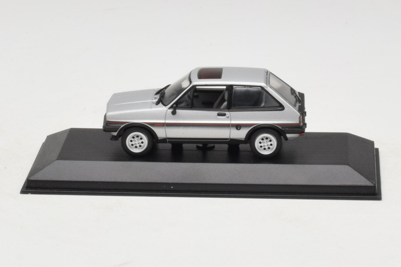 Ford Fiesta XR2 Sidabrinis Minichamps 1:43 400085160 Metalas