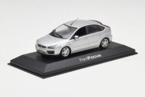 Ford Focus Mk2 Moondust Sidabrinis Minichamps 1:43 FOCUS002 Metalas - nuotrauka 2 iš 4