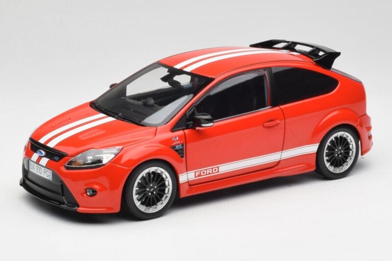 Ford Focus RS LM Classic Edition Race Red 1967 Ford Mk IV Tribute Minichamps 1:18 100080067 Metalas