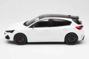 Ford Focus ST Mk4 Frozen Baltas MCG 1:18 MCG18453 Metalas - nuotrauka 3 iš 6