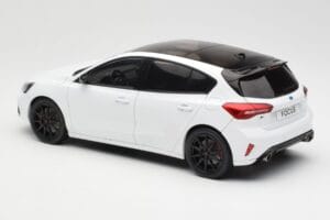 Ford Focus ST Mk4 Frozen Baltas MCG 1:18 MCG18453 Metalas - nuotrauka 5 iš 6