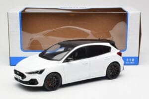 Ford Focus ST Mk4 Frozen Baltas MCG 1:18 MCG18453 Metalas - nuotrauka 6 iš 6