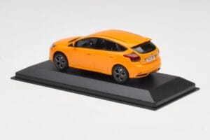 Ford Focus ST Mk3 Tangerine Scream Minichamps 1:43 FOCUS001 Metalas - nuotrauka 3 iš 4