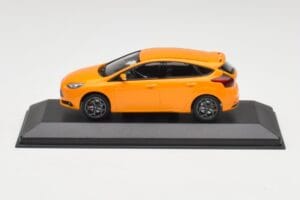 Ford Focus ST Mk3 Tangerine Scream Minichamps 1:43 FOCUS001 Metalas
