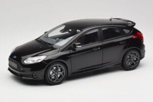 Ford Focus ST Mk2 Panther Black Metallic Minichamps 1:18 110082000 Metalas