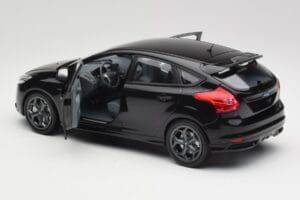 Ford Focus ST Mk2 Panther Black Metallic Minichamps 1:18 110082000 Metalas - nuotrauka 5 iš 8