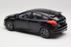 Ford Focus ST Mk2 Panther Black Metallic Minichamps 1:18 110082000 Metalas - nuotrauka 7 iš 8