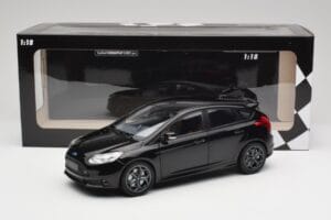 Ford Focus ST Mk2 Panther Black Metallic Minichamps 1:18 110082000 Metalas - nuotrauka 8 iš 8
