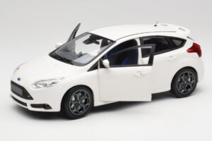 Ford Focus ST Mk2 Baltas Minichamps 1:18 110082004 Metalas - nuotrauka 2 iš 8