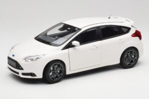 Ford Focus ST Mk2 Baltas Minichamps 1:18 110082004 Metalas