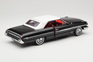 Ford Galaxie 500 Juodas Sun Star 1:18 1442 Metalas - nuotrauka 3 iš 8