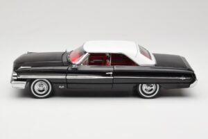 Ford Galaxie 500 Juodas Sun Star 1:18 1442 Metalas - nuotrauka 4 iš 8