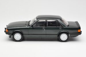 Ford Granada Mk2 2.8 Injection Tamsiai Žalias MCG 1:18 MCG18263 Metalas - nuotrauka 3 iš 6