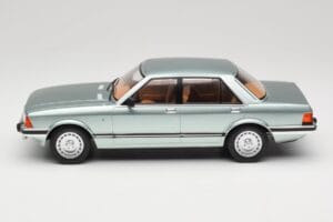 Ford Granada Mk2 2.8 Ghia Light Green Metallic MCG 1:18 MCG18535 Metalas - nuotrauka 3 iš 6