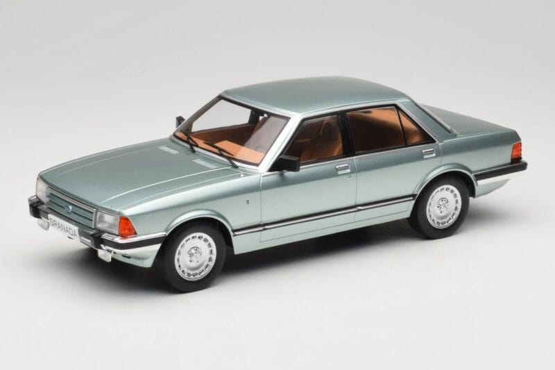 Ford Granada Mk2 2.8 Ghia Light Green Metallic MCG 1:18 MCG18535 Metalas