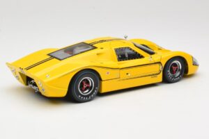 Ford GT40 Mk IV Geltonas 1967 Shelby Collectibles 1:18 31414S Metalas - nuotrauka 3 iš 8