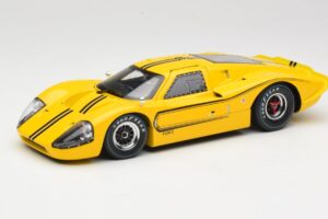 Ford GT40 Mk IV Geltonas 1967 Shelby Collectibles 1:18 31414S Metalas