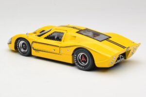 Ford GT40 Mk IV Geltonas 1967 Shelby Collectibles 1:18 31414S Metalas - nuotrauka 7 iš 8