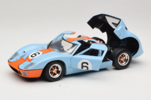 Ford GT40 Gulf #6 J. Ickx / J. Oliver 24 Hours of Le Mans 1969 Eagles Race 1:18 300600 Metalas - nuotrauka 2 iš 8