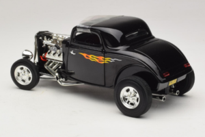 Ford Hot Rod Juodas Rydell High Grease ERTL 1:18 36602 Metalas - nuotrauka 5 iš 6