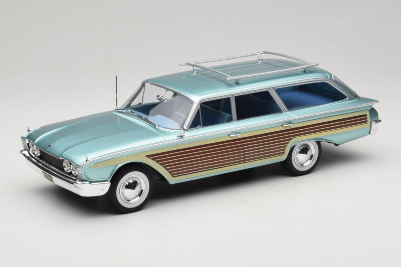 Ford Country Squire Mėlynas MCG 1:18 MCG18049 Metalas