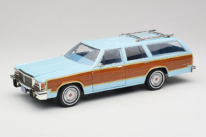 Ford LTD Country Squire Charlie's Angels Movie GreenLight 1:18 19066 Metalas