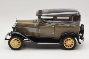 Ford Model A Tudor Chicle Drab Motor City 1:18 41003 Metalas - nuotrauka 3 iš 6