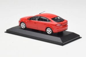 Ford Mondeo Mk4 Colorado Raudonas Minichamps 1:43 MONDEO001 Metalas - nuotrauka 3 iš 4