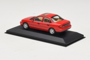 Ford Mondeo Mk1 Sedanas Raudonas Minichamps 1:43 082000 Metalas - nuotrauka 3 iš 4